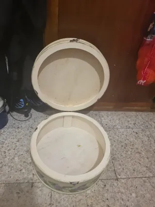 Caja redonda decorada floral sombrero