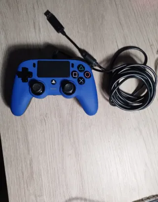 Mando Edición Limitada Nacon con Cable Azul