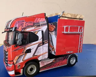 Maqueta Camión Iveco sway Decorado