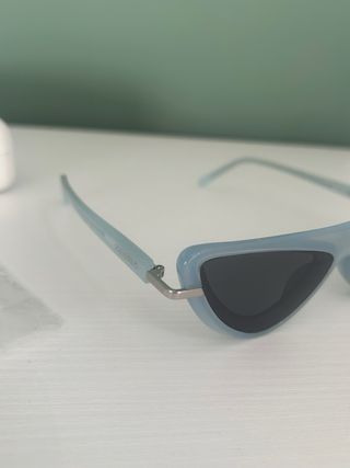 Occhiali da sole Calvin Klein cat-eye azzurri