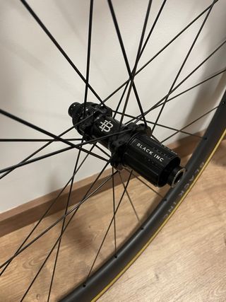 Rodas Black Inc Forty Five (45mm) Carbono