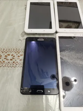 Lote 4 Tablets Samsung  para reparar o piazas