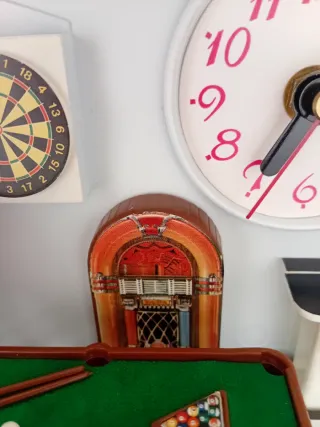 Maqueta Bar Jukebox Billar Reloj Botellas