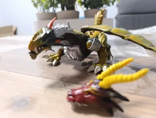 2 FIGURAS DE DRAGONES - Coleccionista