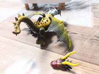 2 FIGURAS DE DRAGONES - Coleccionista