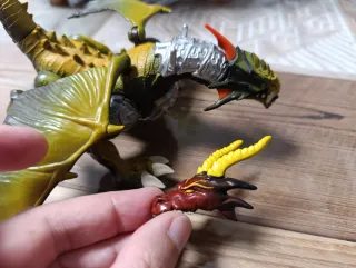 2 FIGURAS DE DRAGONES - Coleccionista