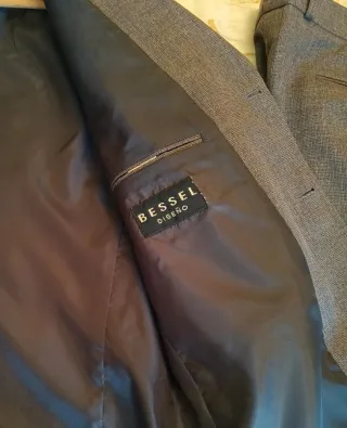 Traje de chaqueta y pantalón gris hombre