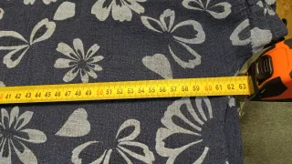 Blusa azul y blanco, estampado floral