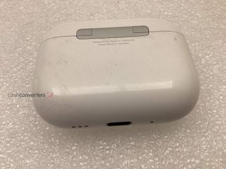 in-ear apple airpods pro 3
