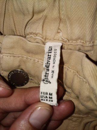 Pantalón Stradivarius beige