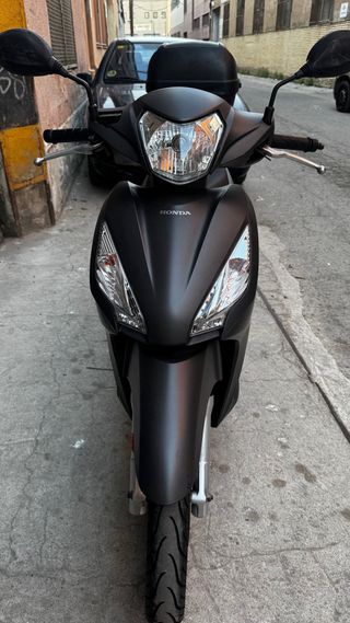 Honda Vision 125cc Scooter Negra