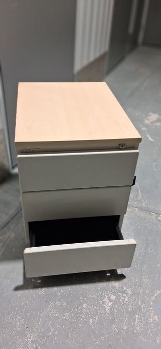 Cajonera Steelcase con llave