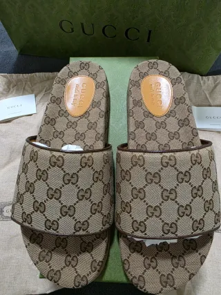 Sandalias Gucci Beige/Marrón Talla 44