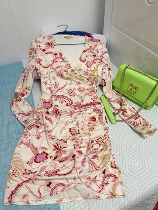 Vestido Guess floral manga larga
