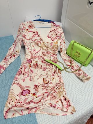 Vestido Guess floral manga larga