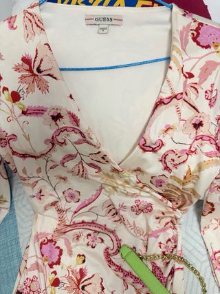 Vestido Guess floral manga larga