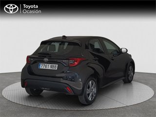 TOYOTA Yaris ACTIVE PLUS