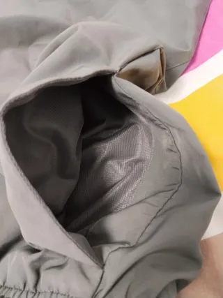 Pantalón corto Nike gris