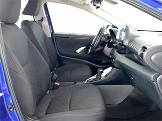TOYOTA Yaris ACTIVE PLUS