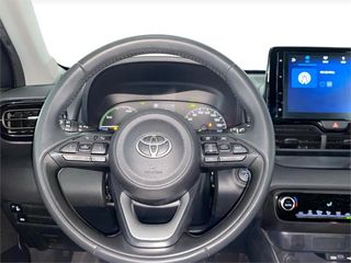 TOYOTA Yaris ACTIVE PLUS