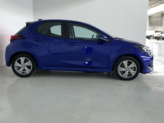 TOYOTA Yaris ACTIVE PLUS
