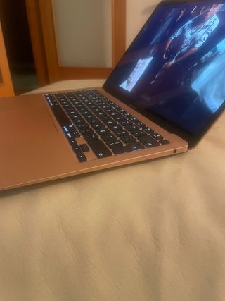 Macbook Air M1 256SSD 8GB RAM Dourado,bateria 99%