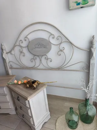 Cabecero de  forja romántico beige