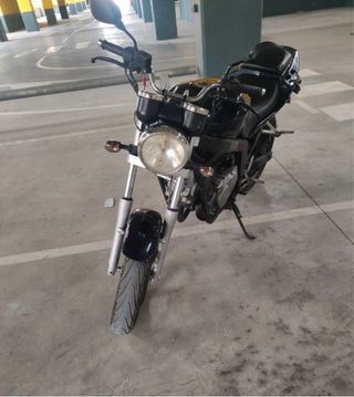 Hyosung Comet 125 Negra