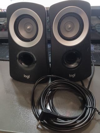 Altavoces Logitech Solo Satélites