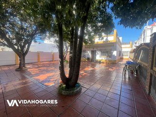 Chalet en venta en Centro - La Costilla en Rota