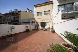 Casa adosada en venta en Zona Mercat en Rubí