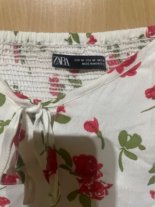 Vestido Zara floral blanco y rojo