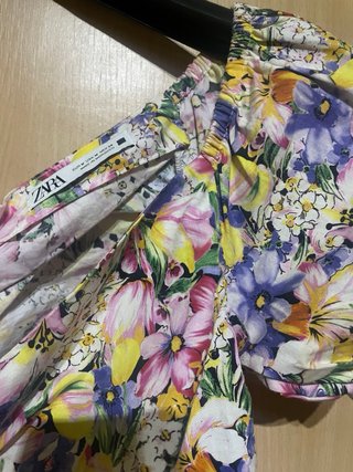 Vestido Zara flores corto