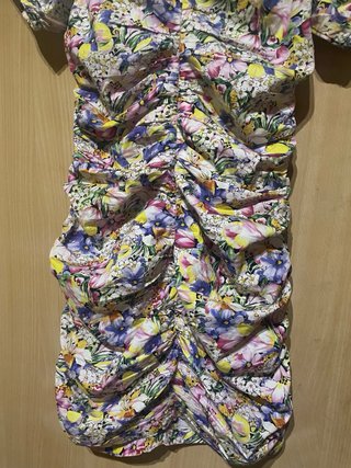 Vestido Zara flores corto