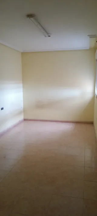SIN COMISIONES. Piso con plaza de garaje en Archen
