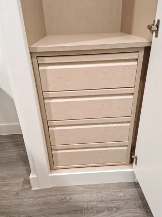 Cajonera de madera nueva a estrenar