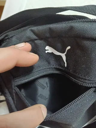 Bandolera Puma Negra con etiqueta