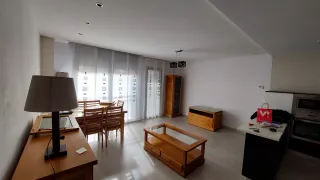 Mesa + 6 Sillas+ mueble tv  comedor madera castaño