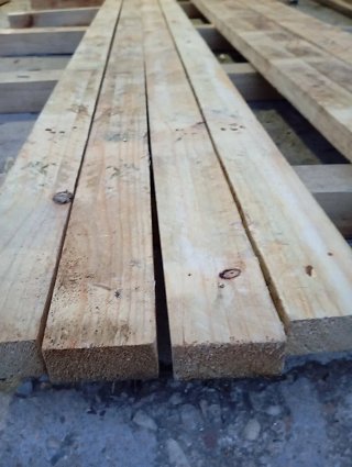 Listones, postes,puntales, vigas de madera