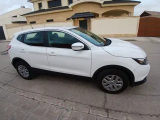 Nissan Diesel Coche Perfecto Estado