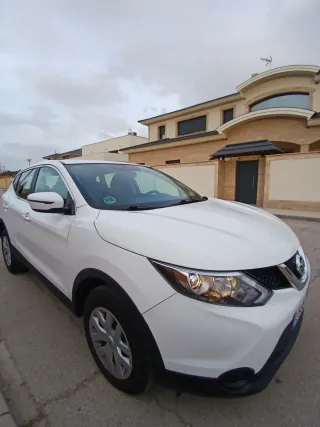 Nissan Diesel Coche Perfecto Estado