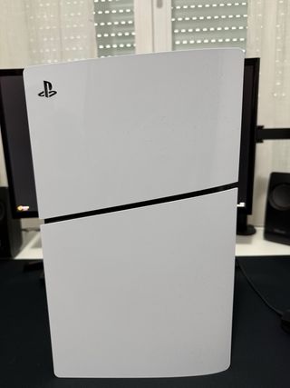 PS5 Slim con lector y 5 juegos