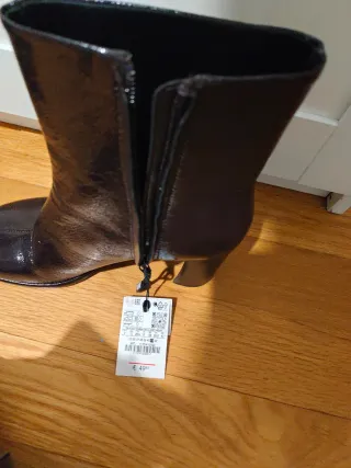 Botines Zara morados sin estrenar