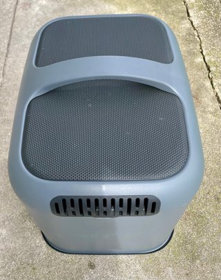 Lettiera chiusa per gatti con filtro