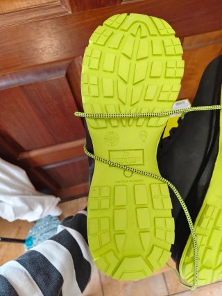 Bota de seguridad POSSTER gris y verde