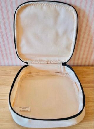Chanel Les Beiges Pouch / Neceser