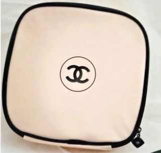 Chanel Les Beiges Pouch / Neceser