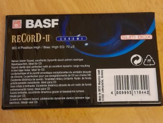 Sei audiocassette sigillate