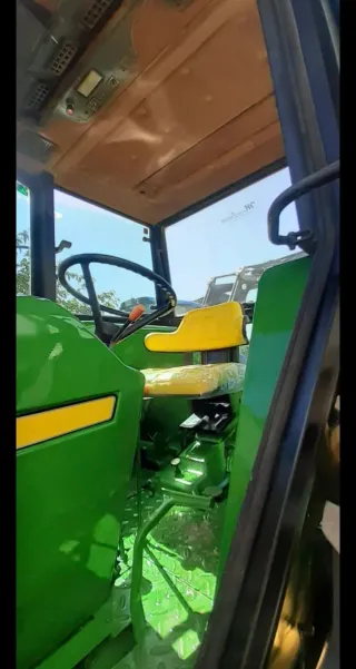 Tractor John Deere 3340 con pala