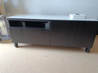 Mueble TV blanco y negro cristal y madera